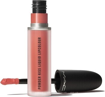 Фото MAC Powder Kiss Liquid Lipcolour Mull It Over