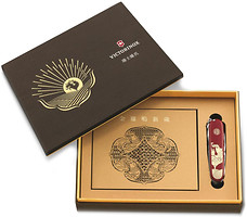 Фото Victorinox Huntsman Year Of The Rooster (1.3714.E6)