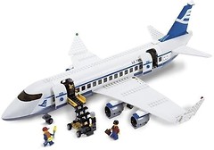 Фото LEGO City Пассажирский самолет (7893)