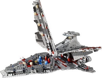 Фото LEGO Star Wars Атакующий крейсер республиканцев (8039)