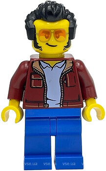 Фото LEGO City Man - Dark Red Jacket, Blue Legs, Black Widow's Peak Hair (twn439)