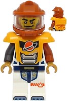Фото LEGO City Astronaut - Male, Dark Orange Helmet, Bright Light Orange Armor with Ingot (cty1709)