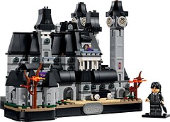 Фото LEGO Wednesday Академія «Невермор» (76788)
