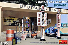 Фото MiniArt German Gas Station 1930-40s (MA35598)