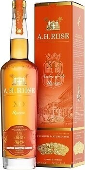 Фото A.H. Riise XO Reserve 0.7 л в упаковці